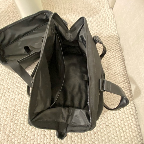 Beis Convertible Weekender Bag - Picture 8 of 13